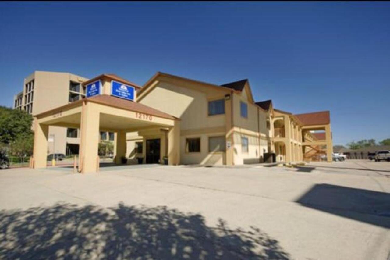 Americas Best Value Inn And Suites Houston/Northwest Brookhollow Exterior foto