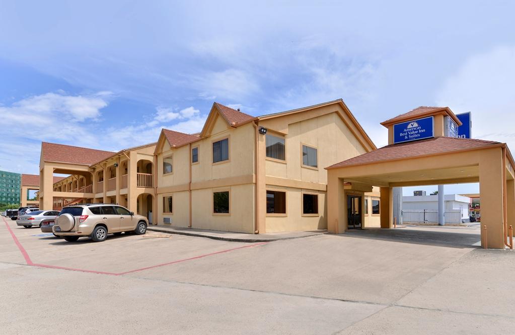 Americas Best Value Inn And Suites Houston/Northwest Brookhollow Exterior foto