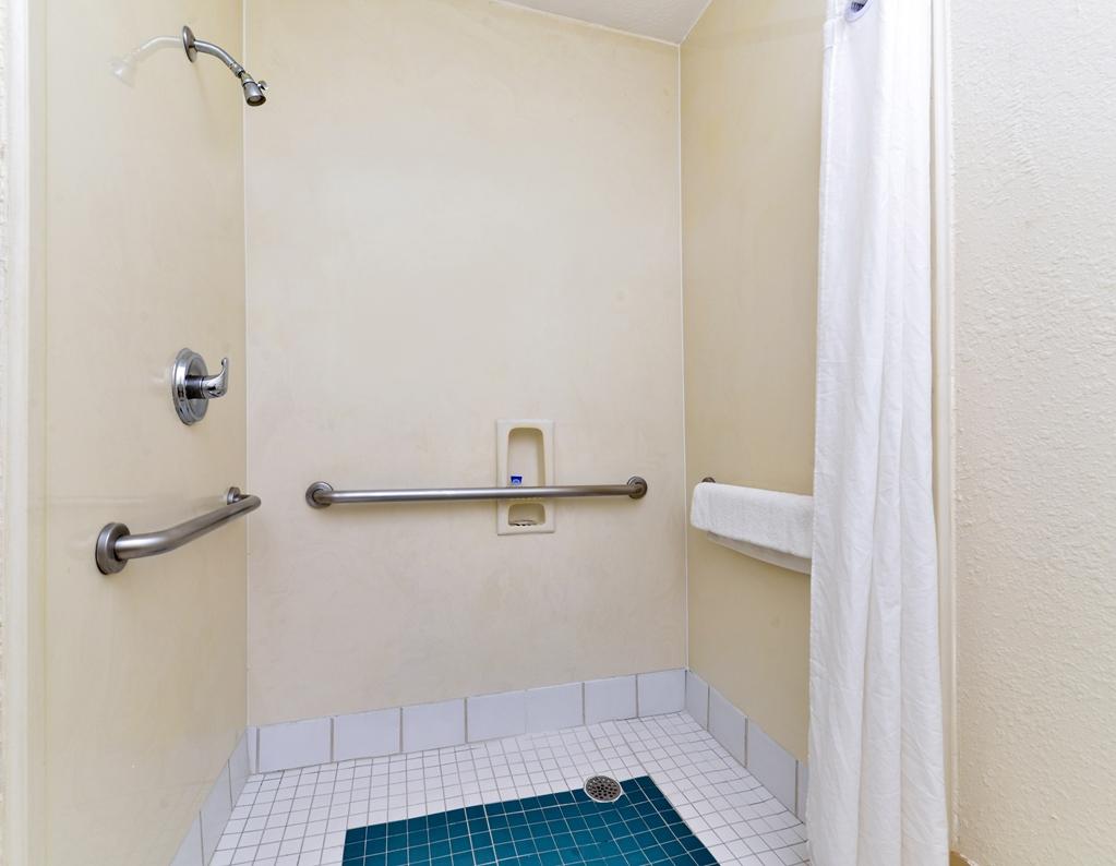Americas Best Value Inn And Suites Houston/Northwest Brookhollow Quarto foto