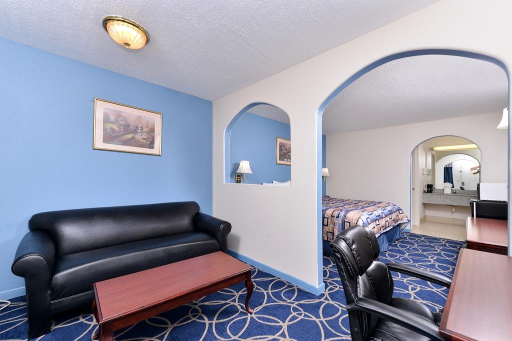 Americas Best Value Inn And Suites Houston/Northwest Brookhollow Quarto foto